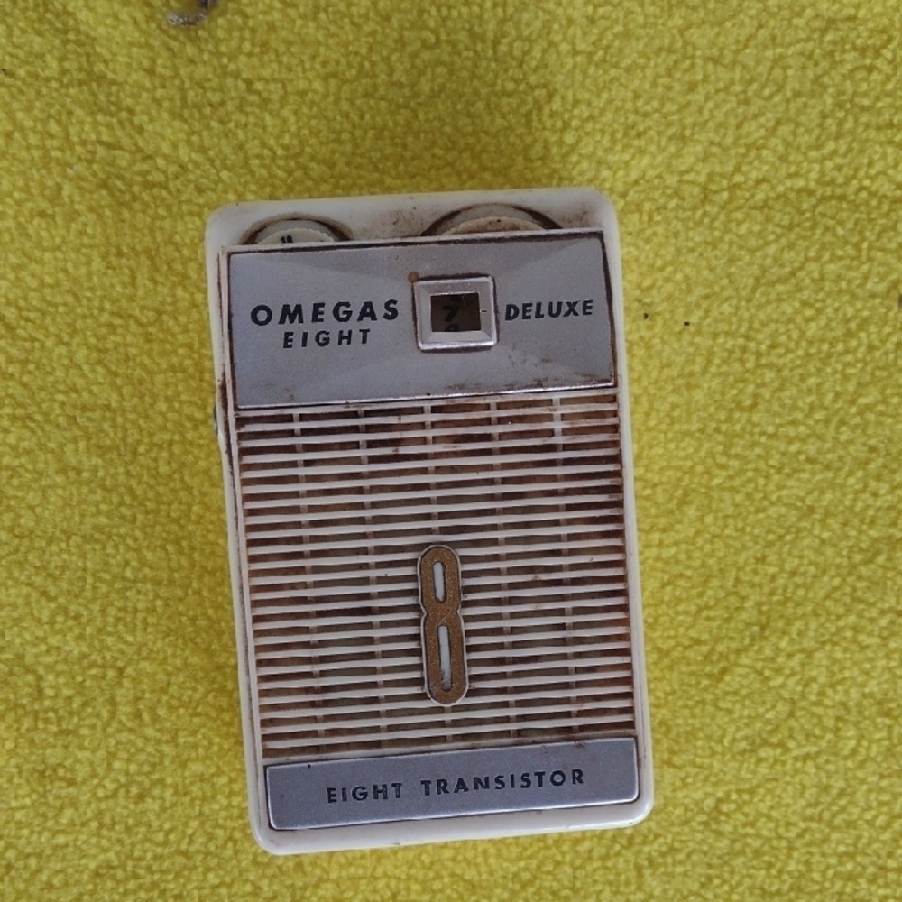 Vintage 1950's Omegas Eight TransistorAM Radio